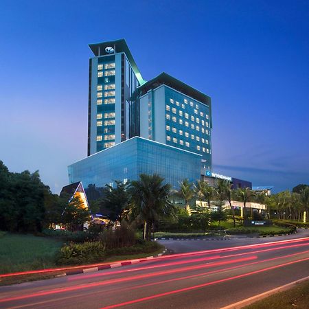 Готель Wyndham Panbil Batam Екстер'єр фото