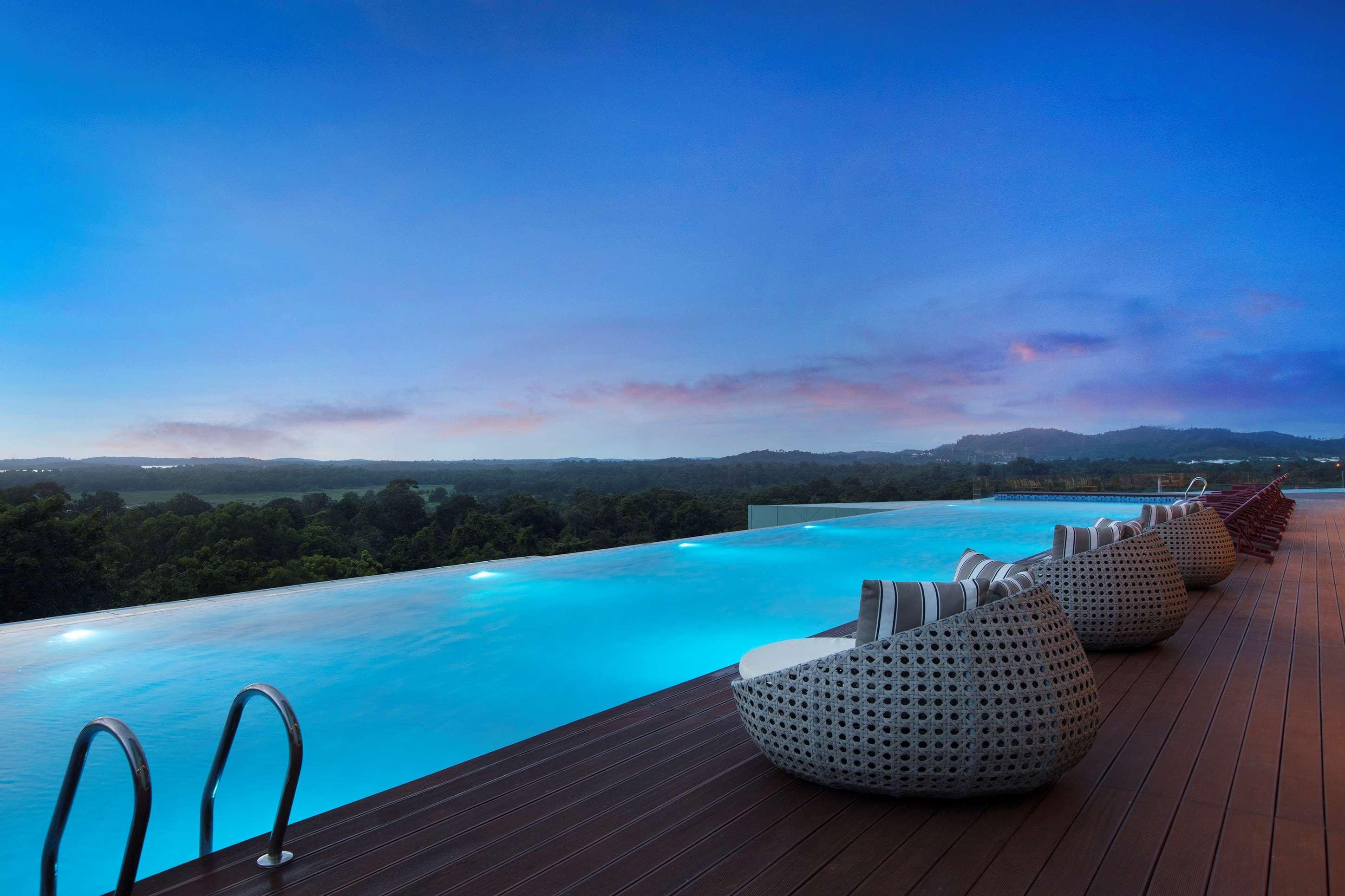 Готель Wyndham Panbil Batam Екстер'єр фото
