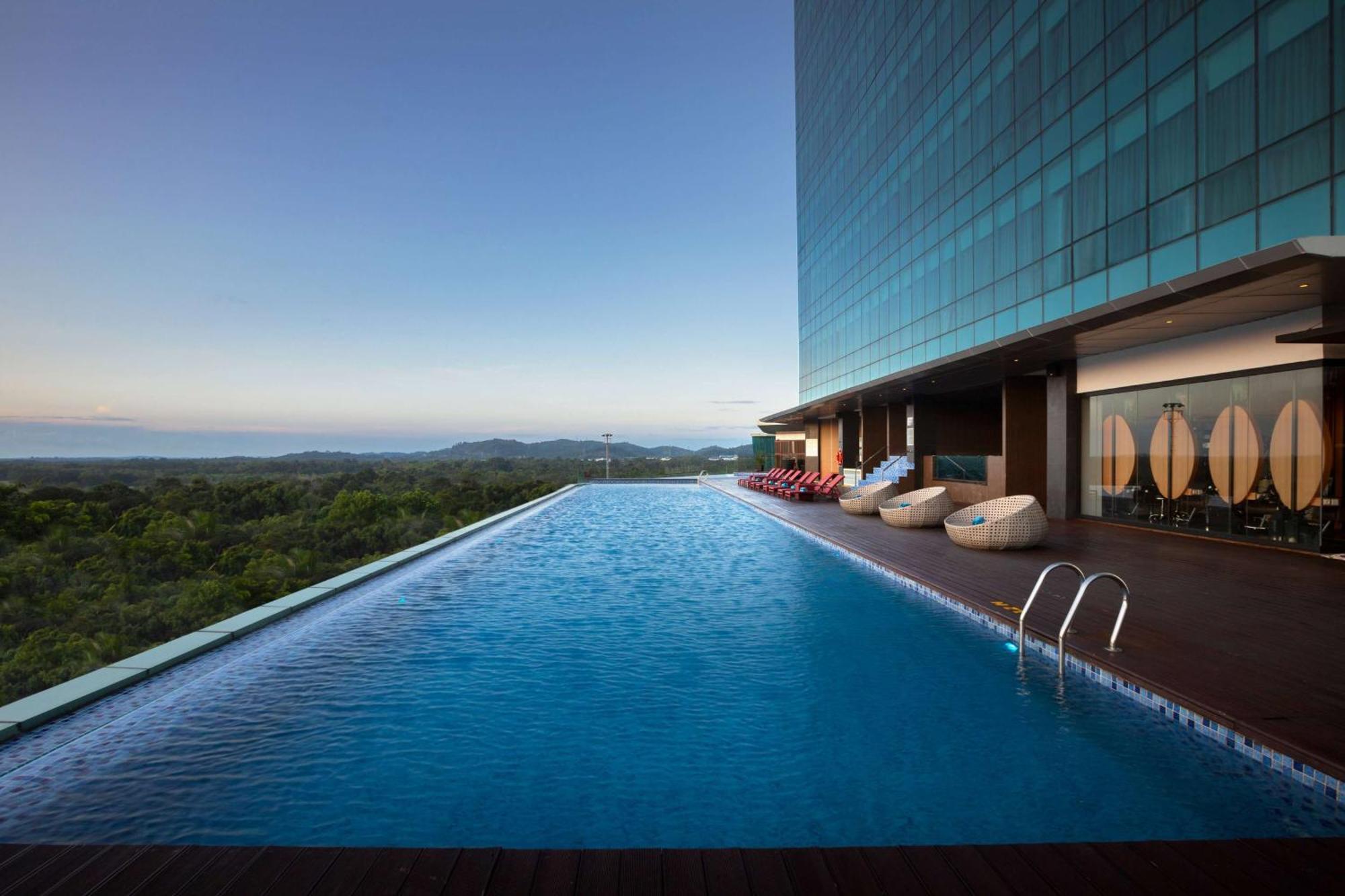 Готель Wyndham Panbil Batam Екстер'єр фото