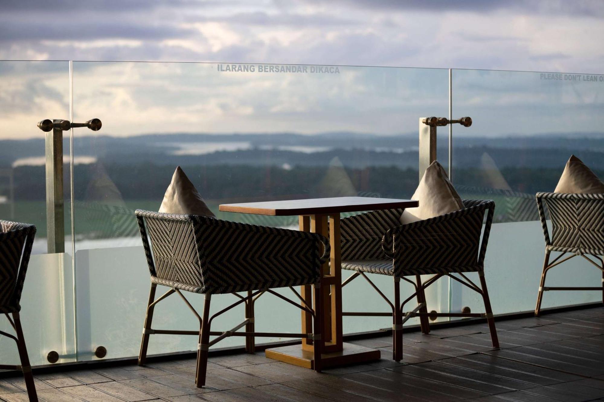 Готель Wyndham Panbil Batam Екстер'єр фото